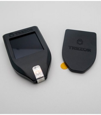 Аппаратный кошелёк Trezor Model T