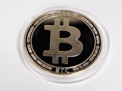 Сувенирная монета Bitcoin - серебро