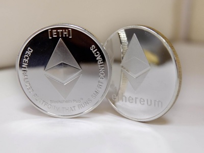 Сувенирная монета Ethereum - серебро