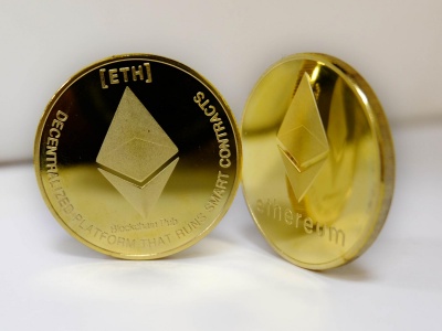 Сувенирная монета Ethereum - золото